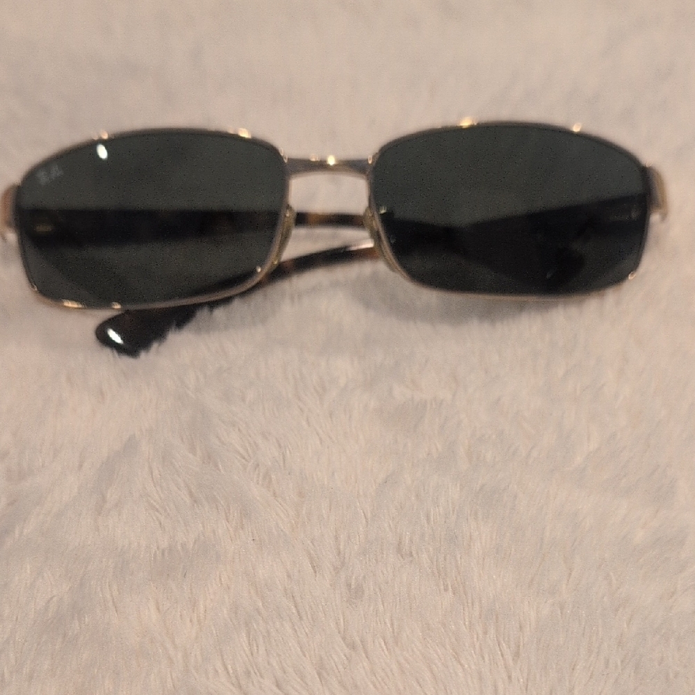 Stylish Black and Gold Sunglasses
